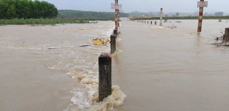 Đắk Lắk: Mưa lũ lớn, sẵn sàng di dời hàng trăm hộ dân -0
