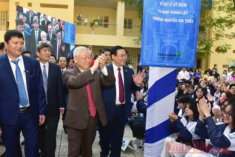 Tổng Bí thư, Chủ tịch nước Nguyễn Phú Trọng dự Lễ kỷ niệm 70 năm thành lập Trường Nguyễn Gia Thiều -0