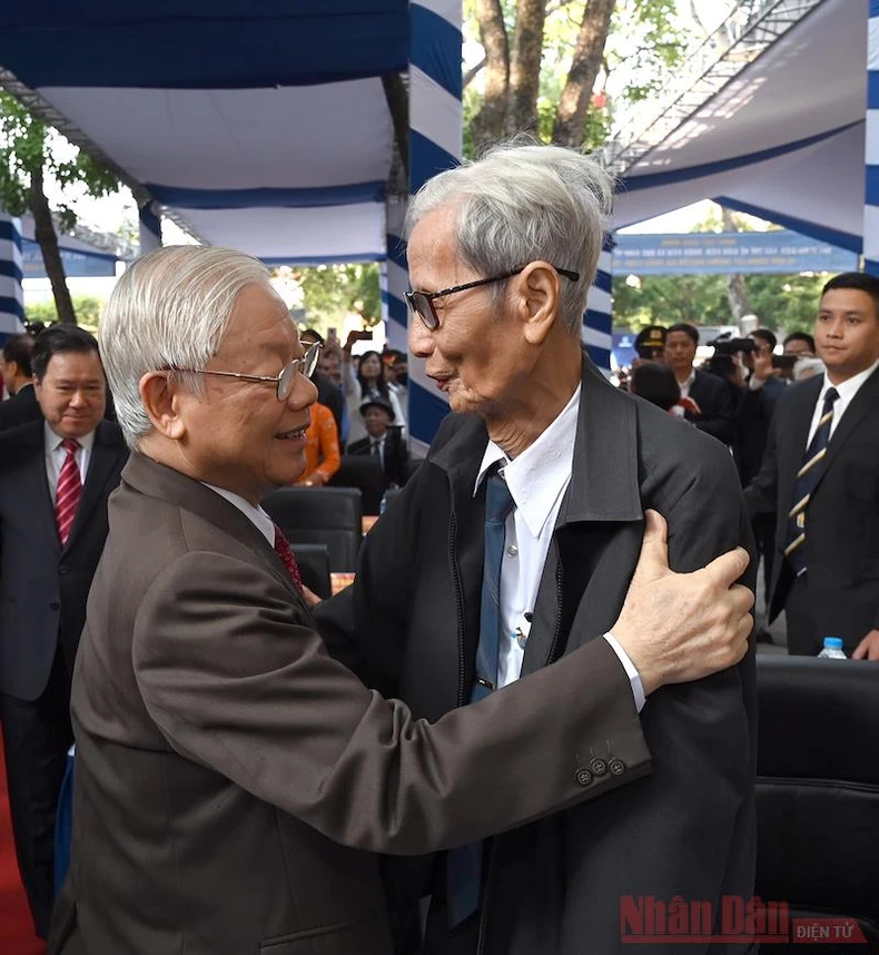 Tổng Bí thư, Chủ tịch nước Nguyễn Phú Trọng dự Lễ kỷ niệm 70 năm thành lập Trường Nguyễn Gia Thiều -0