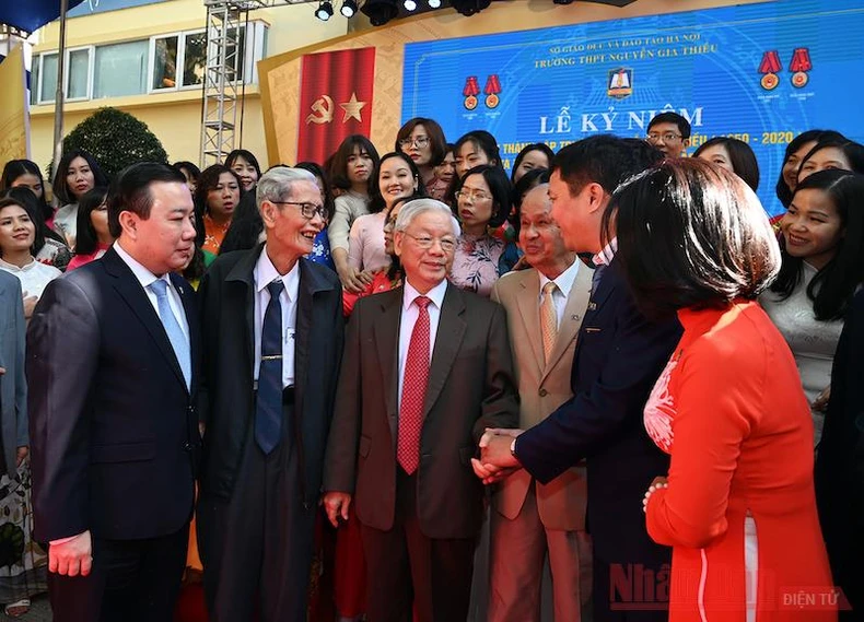 Tổng Bí thư, Chủ tịch nước Nguyễn Phú Trọng dự Lễ kỷ niệm 70 năm thành lập Trường Nguyễn Gia Thiều -0