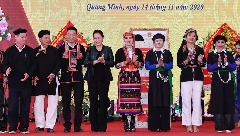Chủ tịch Quốc hội Nguyễn Thị Kim Ngân dự Ngày hội đại đoàn kết toàn dân tại xã Quang Minh, tỉnh Yên Bái -0