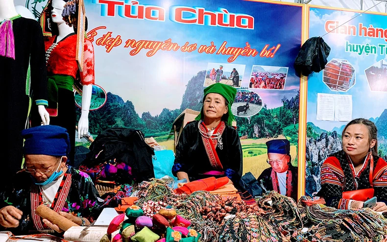 “Những ngày văn hóa, thể thao và du lịch tỉnh Điện Biên tại thành phố Hải Phòng” -0