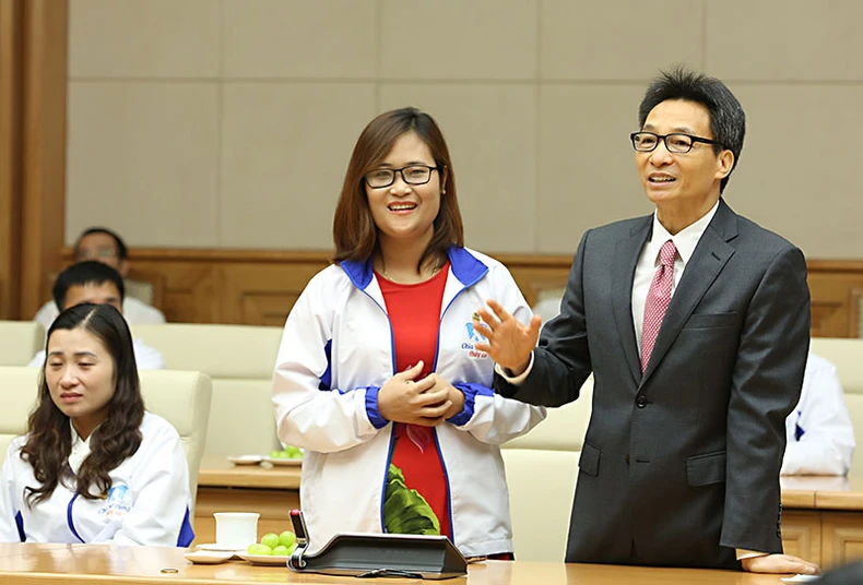 Phó Thủ tướng Vũ Đức Đam gặp mặt Đoàn đại biểu