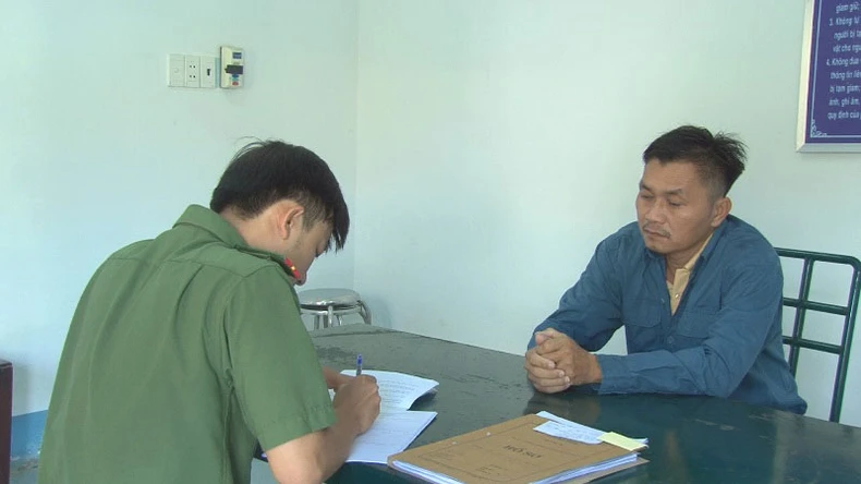 Khởi tố, bắt tạm giam hai bị can môi giới xuất, nhập cảnh trái phép -0
