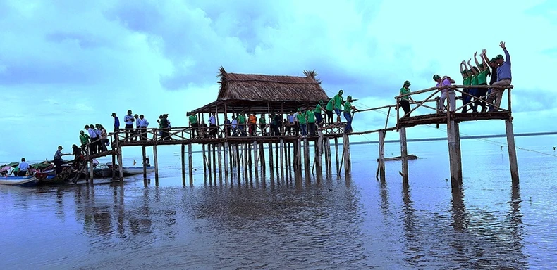 Đánh thức tiềm năng du lịch Cà Mau -0