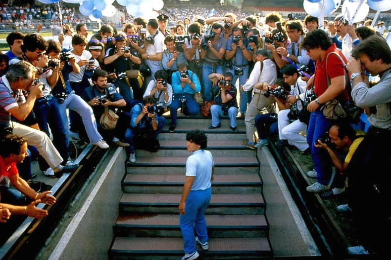 Cuộc đời và sự nghiệp của huyền thoại Maradona qua ảnh -0