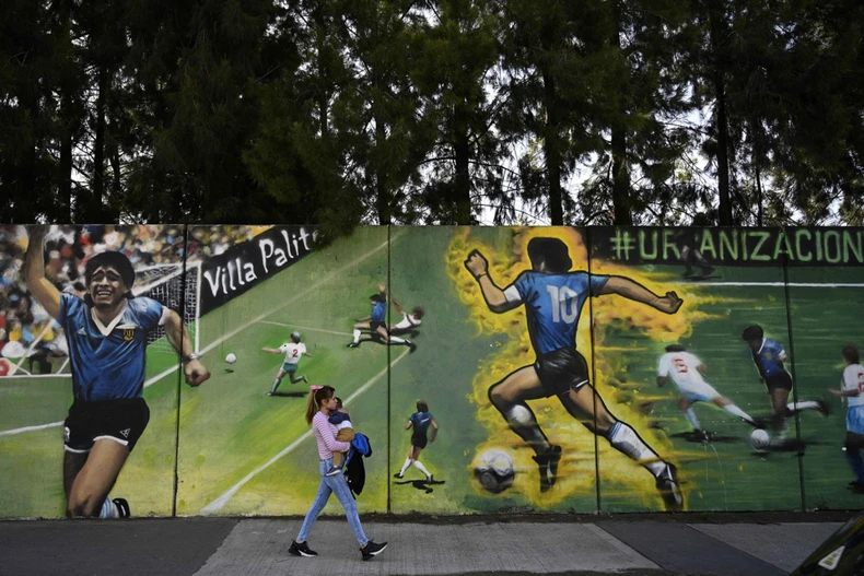Cuộc đời và sự nghiệp của huyền thoại Maradona qua ảnh -0
