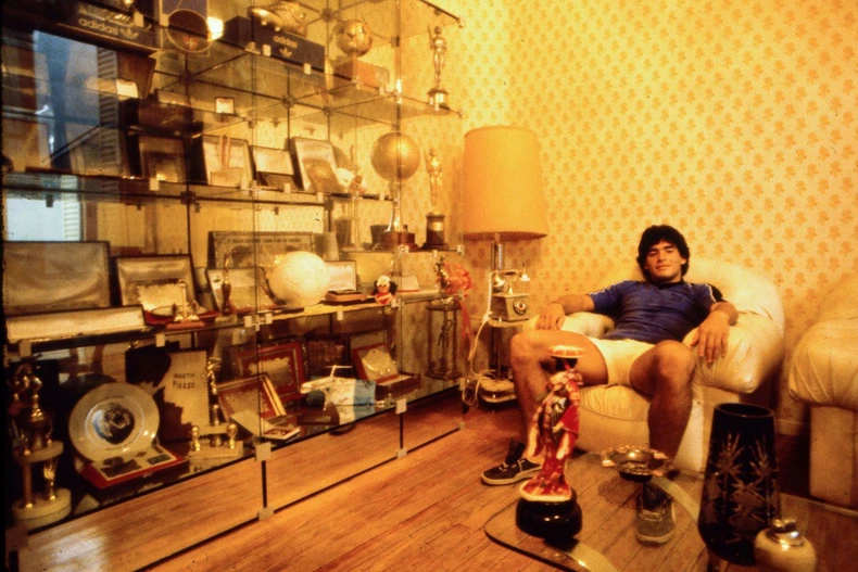 Cuộc đời và sự nghiệp của huyền thoại Maradona qua ảnh -0