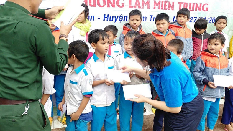 TẬP ĐOÀN NOVALAND TIẾP TỤC ĐỒNG HÀNH CÙNG NGƯỜI DÂN VÙNG LŨ QUẢNG NAM -0