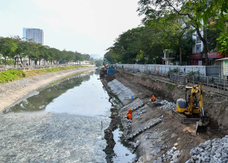 Thi công hệ thống cống ngầm gom nước thải sông Tô Lịch -0