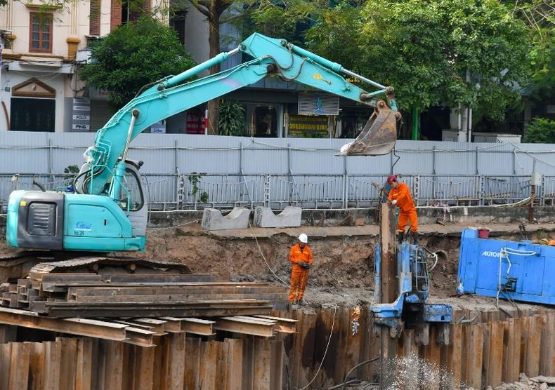 Thi công hệ thống cống ngầm gom nước thải sông Tô Lịch -0