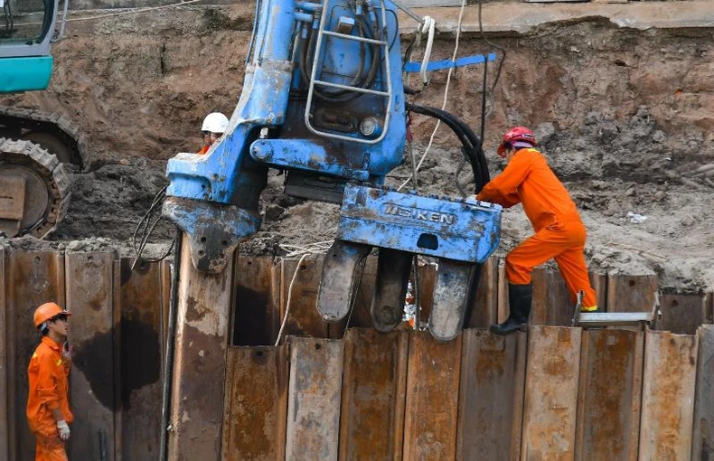 Thi công hệ thống cống ngầm gom nước thải sông Tô Lịch -0