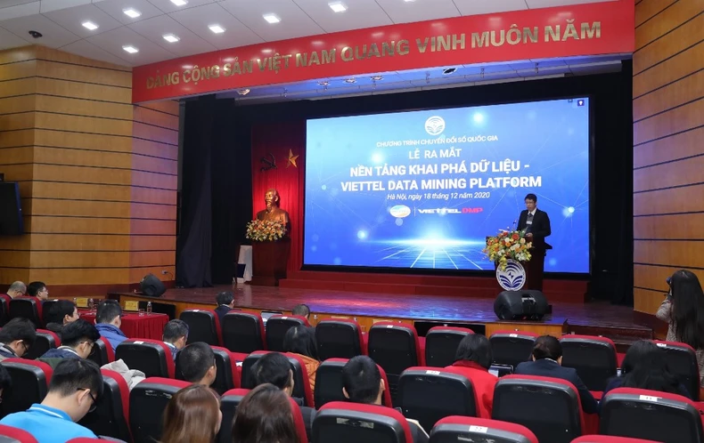 Ra mắt nền tảng khai phá dữ liệu đầu tiên của người Việt -0
