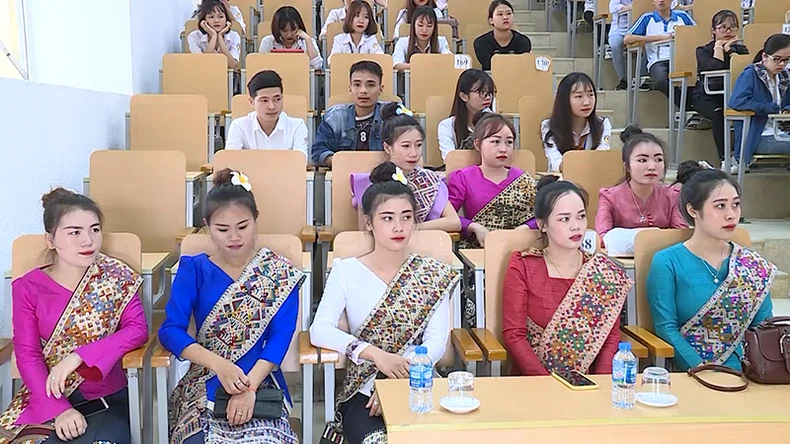 Thắm tình hữu nghị đặc biệt Thanh Hóa - Hủa Phăn -0