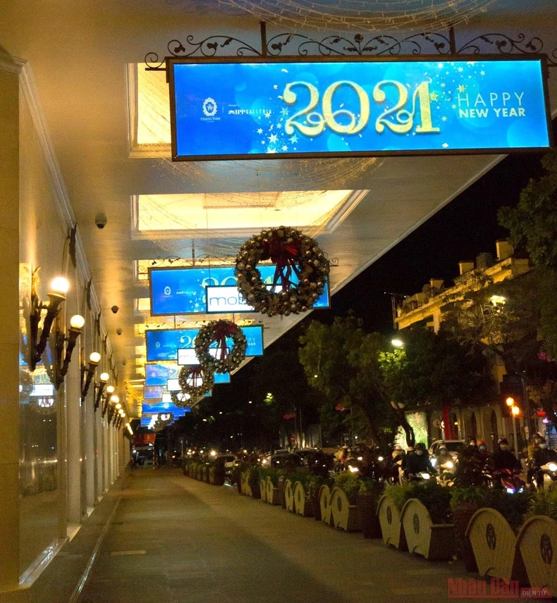 Hà Nội lung linh chào đón Giáng sinh 2020 -0