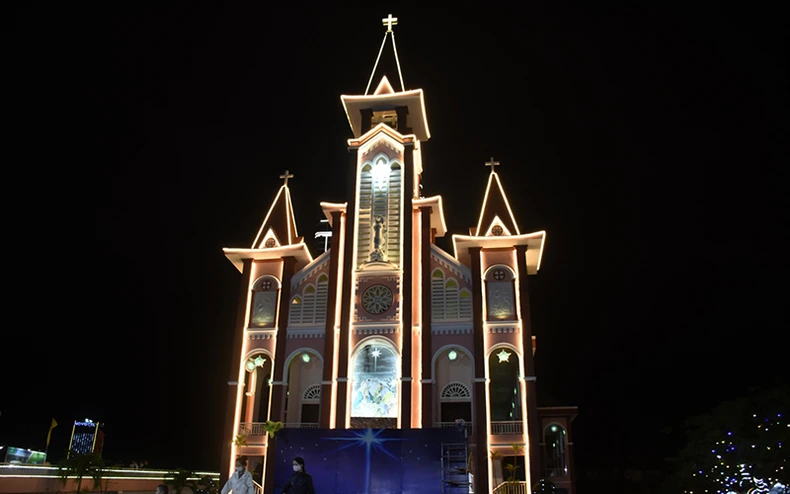 Đà Nẵng mưa lạnh trong Giáng sinh -0