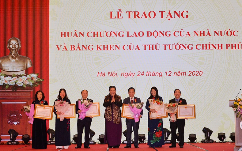 Chủ tịch Quốc hội Nguyễn Thị Kim Ngân dự Lễ trao tặng Huân chương Lao động của Nhà nước, Bằng khen của Thủ tướng Chính phủ -0