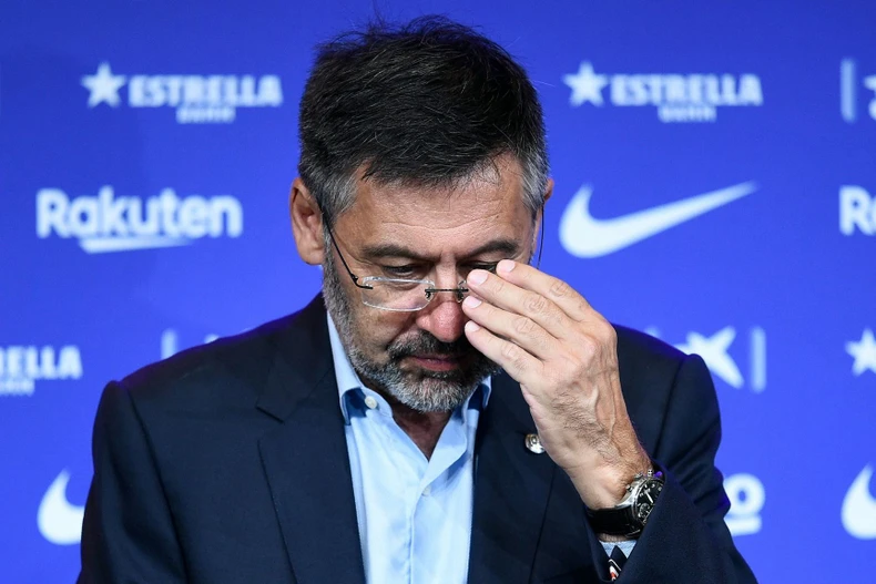 Barca 2020: Chạm đáy khủng hoảng, Messi “lung lay” -0
