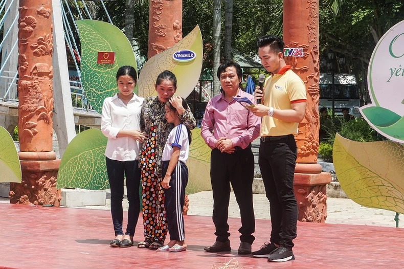 Vinamilk đồng hành cùng Cặp lá yêu thương -0