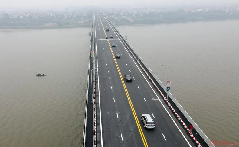“Sửa cầu Thăng Long bảo đảm cả kỹ thuật và chất lượng là thách thức lớn” -0