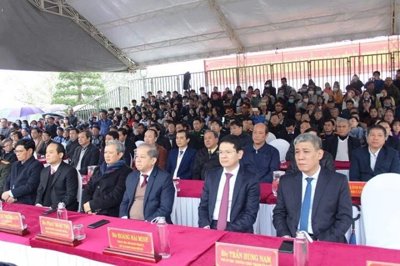 Dâng hương kỷ niệm 232 năm Quang Trung - Nguyễn Huệ lên ngôi Hoàng đế -0