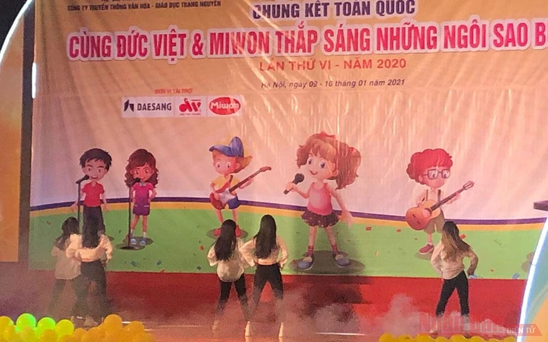 Trao giải cuộc thi nghệ thuật thiếu nhi “Cùng Đức Việt và Miwon thắp sáng những ngôi sao buổi sớm” -0