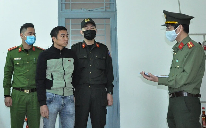 Bắt tạm giam hai tài xế chở người Trung Quốc nhập cảnh trái phép -0