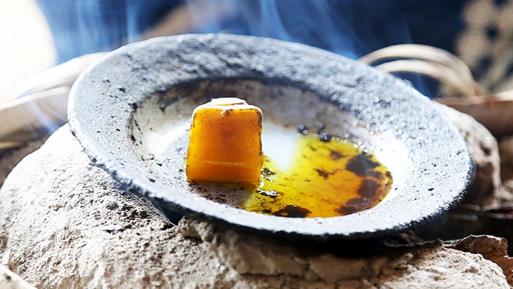 Hoa văn trang phục dân tộc độc đáo -0