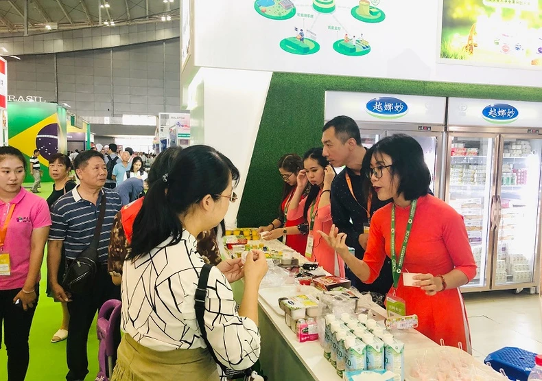Vinamilk xuất khẩu sữa hạt và sữa đặc sang Trung Quốc -0