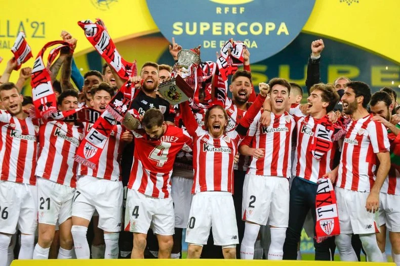 Messi nhận thẻ đỏ, Barcelona mất Siêu cúp vào tay Athletic Bilbao -0