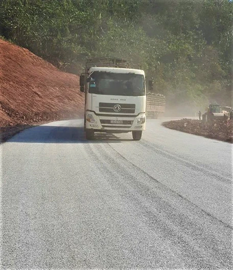 Quảng Bình thông tuyến chính thức Quốc lộ 12A sang nước bạn Lào -0