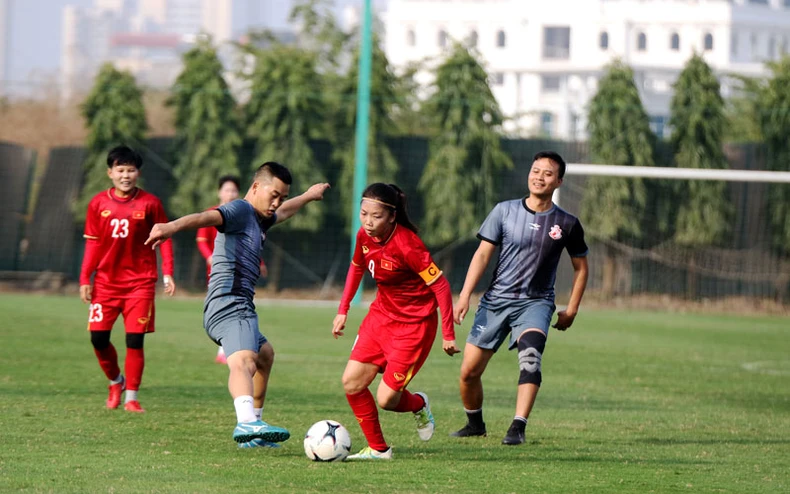 Đội tuyển nữ Quốc gia đấu tập với Đội cựu cầu thủ SEA Games 23 -0