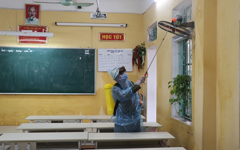 Nam Định cho nghỉ học, lấy mẫu xét nghiệm toàn bộ học sinh hai trường đi tham quan tại Hải Dương (Ghép tin Các địa phương) -0