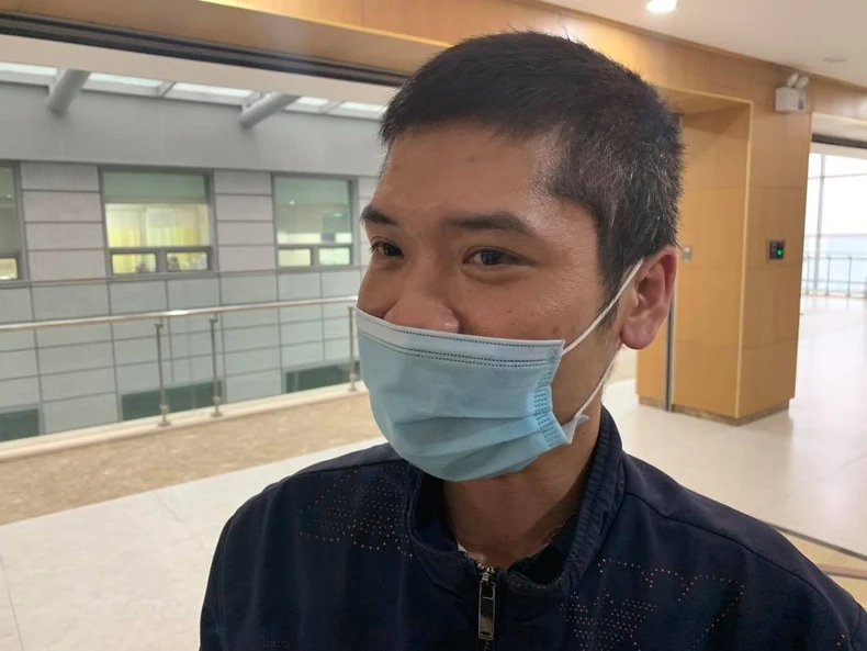Cuộc sống mới của người đàn ông Việt Nam đầu tiên được ghép tay -0