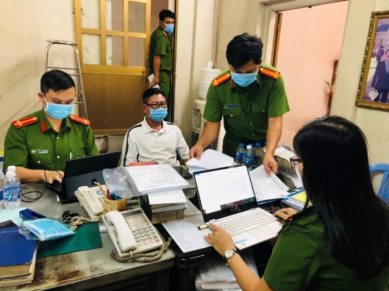 Phát hiện kho hàng nhập lậu “khủng” ở Đồng Nai -0