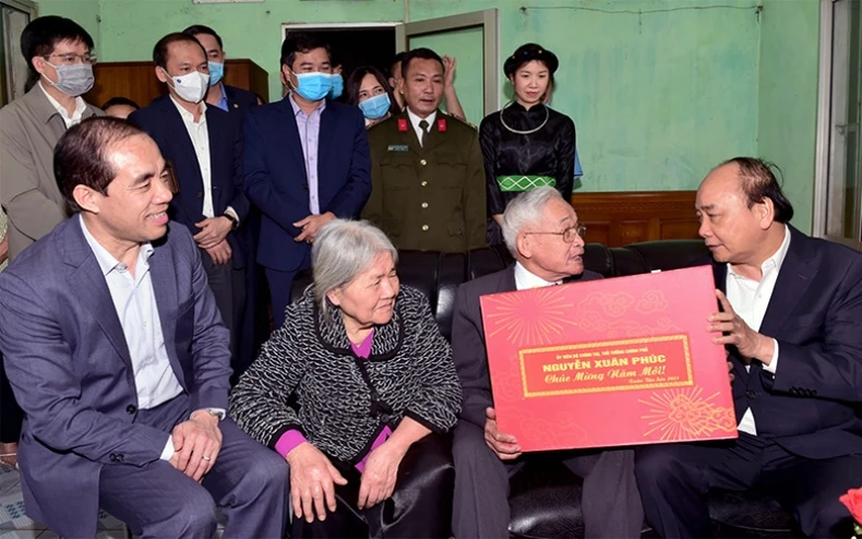 Thủ tướng Chính phủ Nguyễn Xuân Phúc làm việc tại Tuyên Quang -0