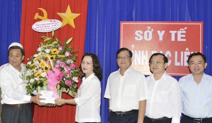 Nhiều thầy thuốc ở Bạc Liêu ngày đêm quên mình với “cuộc chiến” chống Covid-19 -0
