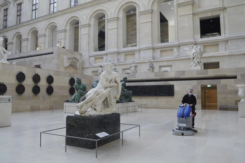 Bảo tàng Louvre tận dụng “thời cơ vàng” đóng cửa vì Covid-19 -0