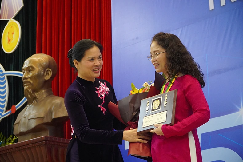 Vinh danh các nhà khoa học nữ nhận Giải thưởng Kovalevskaia năm 2020 -0