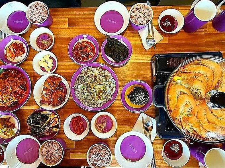 Độc đáo “Quần đảo Tím” hút khách ở Hàn Quốc -0