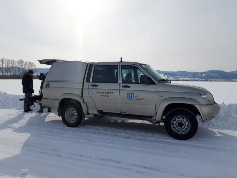 Tuyết lẫn hạt vi nhựa ở Siberia -0
