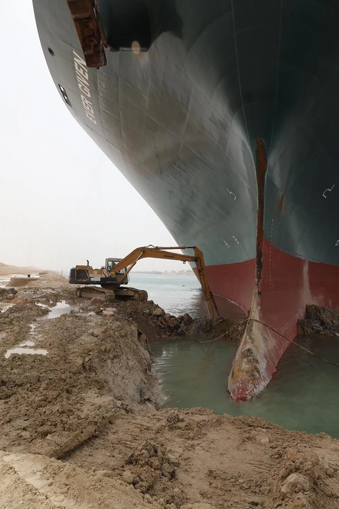 Giải cứu tàu mắc kẹt trên kênh đào Suez bằng thủy triều -0