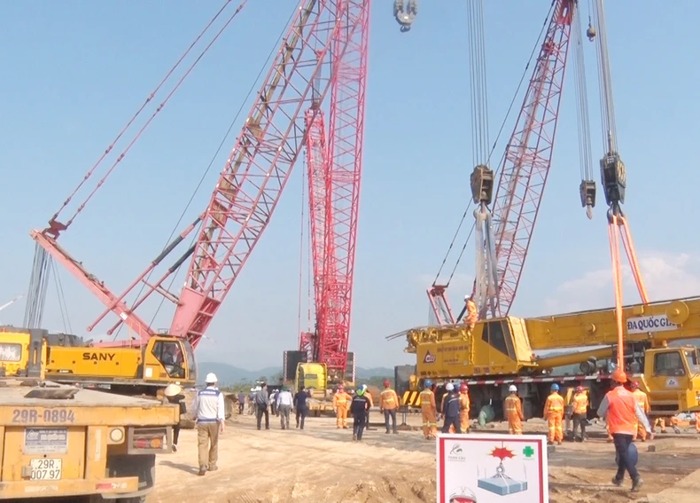 Tháo gỡ khó khăn phát triển các dự án điện gió ở Quảng Trị -0