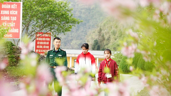 Con nuôi đồn biên phòng -0