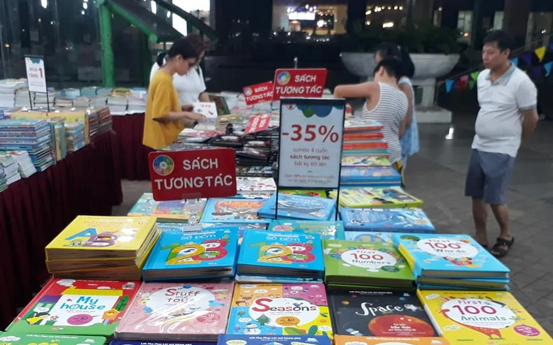 Hội sách Đinh Tị chào mừng Ngày Sách Việt Nam -0