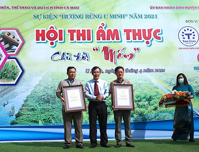 Hấp dẫn “lẩu mắm” U Minh -0