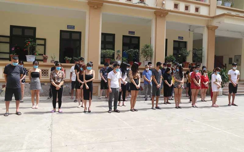 Bắt quả tang 12 thanh niên ở Đà Nẵng sử dụng ma túy -0