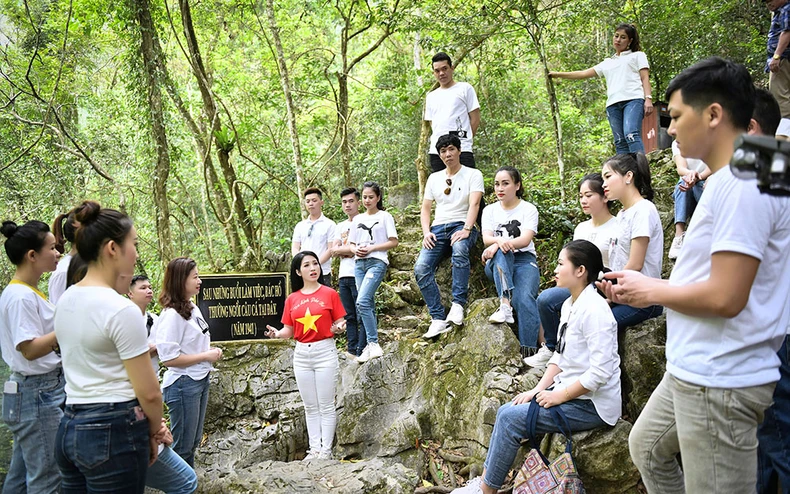 Phương Nga Sao Mai ra mắt album mừng sinh nhật Bác -0