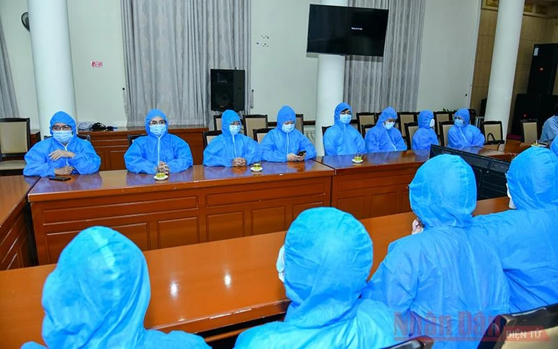 Đoàn bác sĩ Hà Nội lên đường đến Bắc Giang hỗ trợ chống dịch Covid-19 -0