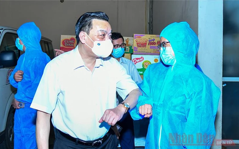 Đoàn bác sĩ Hà Nội lên đường đến Bắc Giang hỗ trợ chống dịch Covid-19 -0